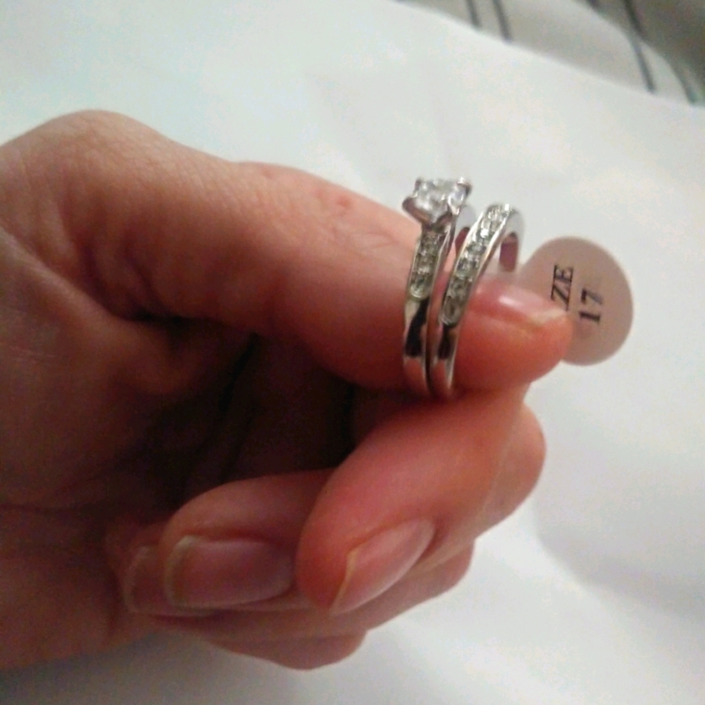 Wedding set his and hers